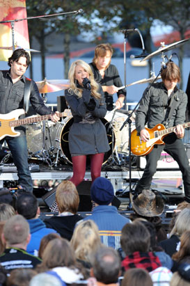 Carrie Underwood GMA Concert