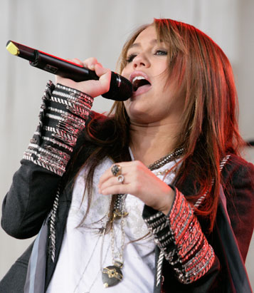 cyrus concert