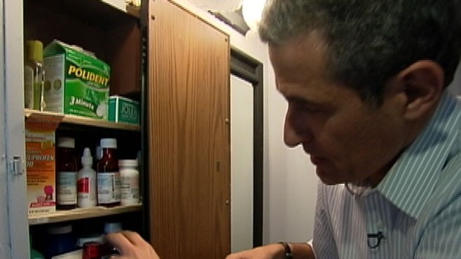 VIDEO: "GMA" medical editor hits the road to help people properly store medicine.