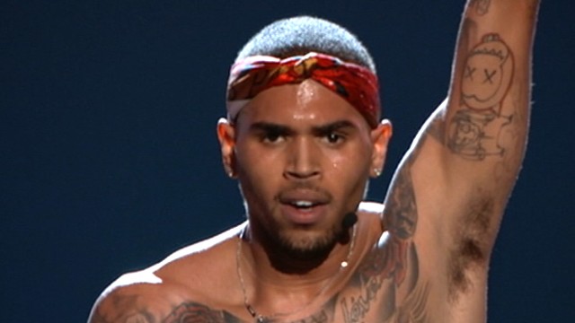 VIDEO: Musicians Twitter feud rekindles debate about many stars decision to lip-sync.