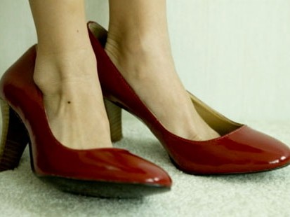 VIDEO: Are children socially and physically ready for the adult footwear?