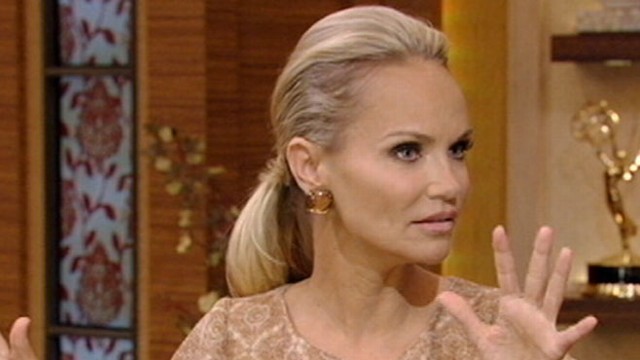 VIDEO: Actress reveals her traumatic experience on "Life With Kelly and Michael."