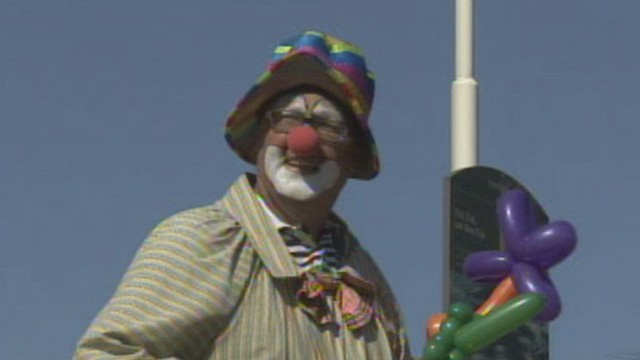 VIDEO: The clown says he did not steal the Apple founders property.