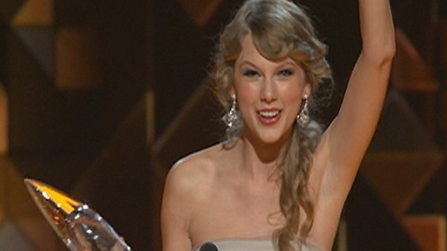 CMA Hosts Cut Loose, Spoof Kardashian, Bieber