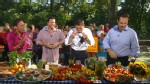 VIDEO: Scarpetta chef Scott Conant cooks up balsamic pork ribs with a spicy chutney.