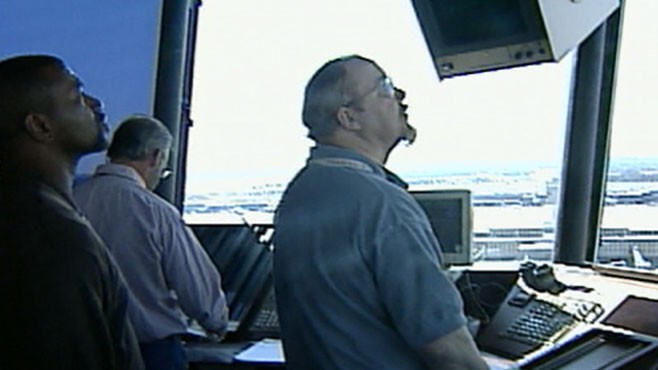 VIDEO: Air Traffic Controller Falls Asleep