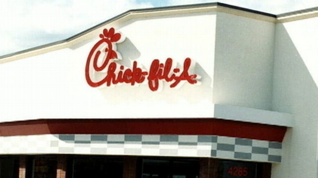 VIDEO: One of the nations most popular fast-food chains has fueled an Internet firestorm.