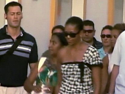 VIDEO: The first lady and her daughter visit Marbella, Granada and royal family.