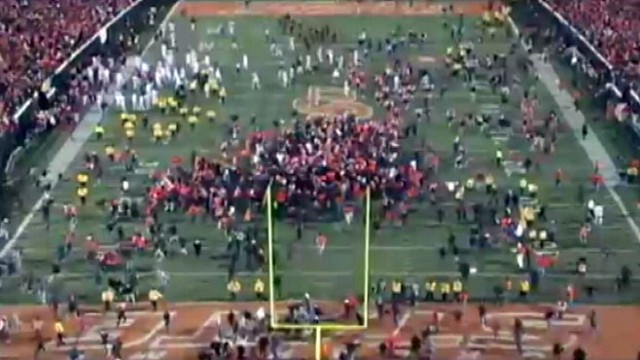 VIDEO: Thousands tore down goalposts after Okla. States win.