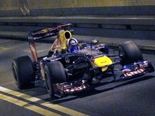 Watch: Formula 1 Driver Races Down NY's Lincoln Tunnel