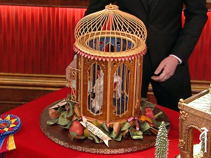 VIDEO: Chef Denny Trantham gives "GMA" a tour of some of the best gingerbread houses.