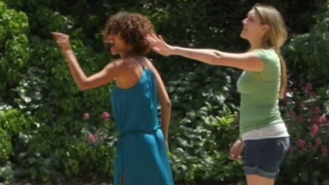 VIDEO: Actress vows to ask president to back her up after incident with photographer.
