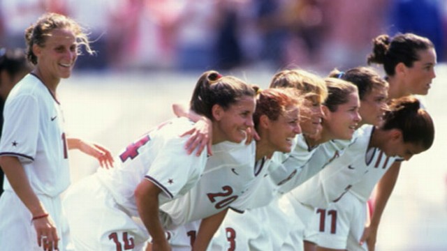World Cup: 1999 Team USA Women's Winners Reunite for 'Nine ... - 640 x 360 jpeg 48kB
