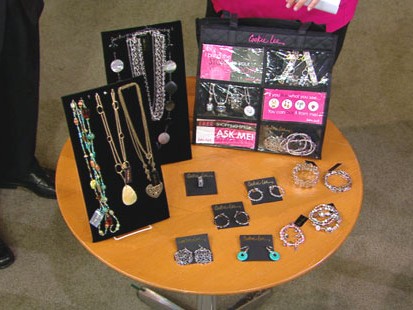 VIDEO: Selling products on your own is a great way to bring in extra cash.