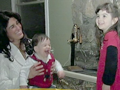 VIDEO: Judge held mom without childcare in contempt for bringing young kids to court.