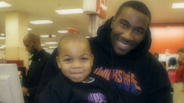 VIDEO: John Schriffen reports New York Knicks stars holiday gift for one family.
