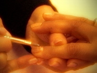VIDEO: Dangers of fake gel manicures