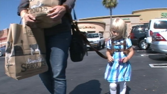 VIDEO: Parents discuss the use of leashes on their toddlers.