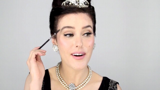 VIDEO: Makeup artist demonstrates how to recreate Audrey Hepburns "Breakfast at Tiffanys" look.