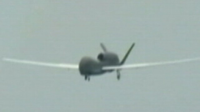 VIDEO: A jumbo jet pilot says he spotted a drone while landing in New York.