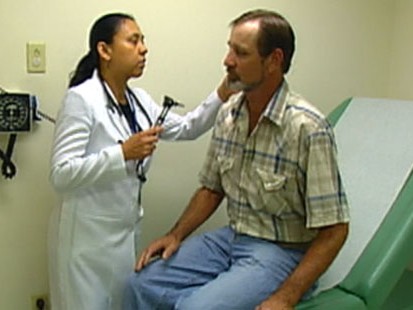 VIDEO: Clinics see rise in patients as Americans lose jobs, health insurance.