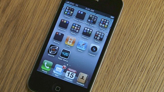 VIDEO: iSnooze: New Year Brings Apple iPhone Alarm Glitch