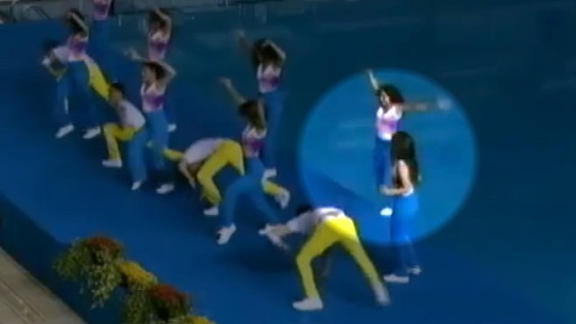 VIDEO: Cheerleader at the Pan American Games in Mexico fell in a swimming pool.