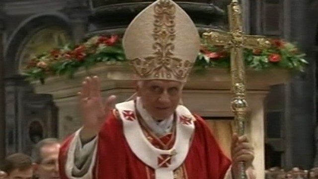 VIDEO: The butler is on trial for allegedly stealing documents from the popes desk.
