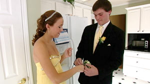 New York Principal Holds Prom on School Night to Curb Underage Drinking