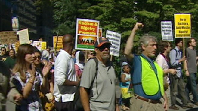 VIDEO: Both Sides of the Mosque Debate Show Up at Ground Zero