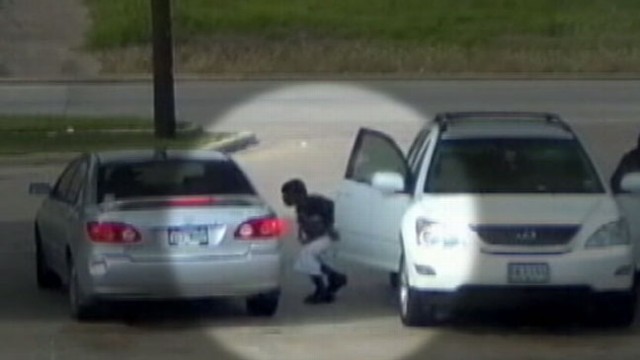 VIDEO: Thieves who prey on women at gas stations are being caught on camera across the country.