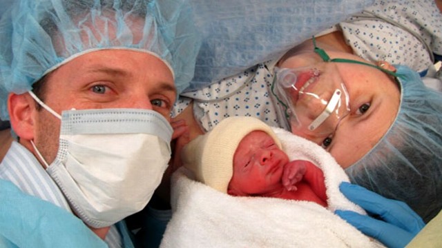 VIDEO: Rachel Whitchurch gave birth after only 28 weeks of pregnancy.