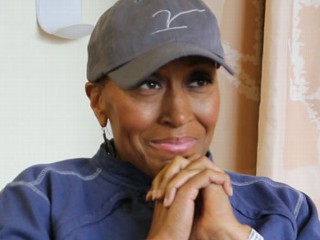 Watch: Robin Roberts' MDS Treatment Update: Leaving Hospital