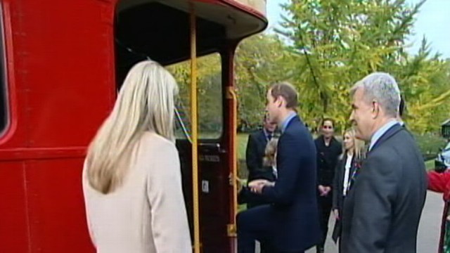 VIDEO: The royal commuters took the bus from the palace to a London train station for Poppy Day.