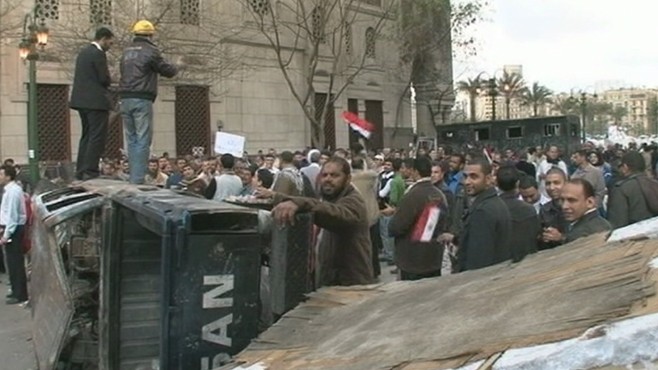 VIDEO: Egyptian military might use force to break up protesters in Tahrir Square.