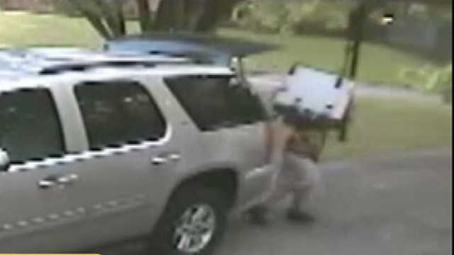 VIDEO: Video showing theft of third-row SUV seats unfolds in seconds.