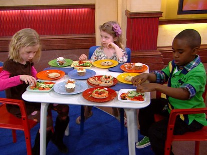 VIDEO: Pediatrician Lisa Thornton discusses her new book and nutrition.
