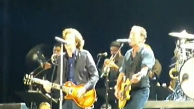 VIDEO: The music legends played together beyond curfew, until the power was cut off.