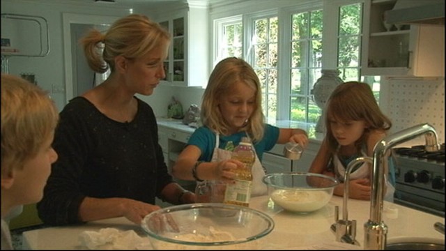VIDEO:Ways to engage your children to learn how to cook. 