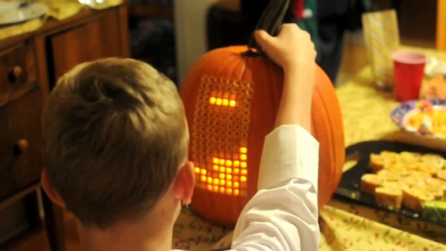 VIDEO: Nathan Pryor, 37, invented Pumpktris, a fully-playable Tetris game inside a pumpkin.
