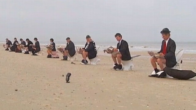 Beachgoers dropped their pants to protest a lack of public toilets.