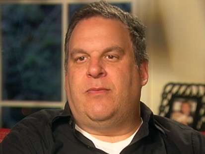 VIDEO: Actor Jeff Garlins struggle with food