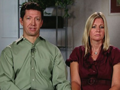 VIDEO: Wal-Mart employee turns family pictures taken at bath time in to police.