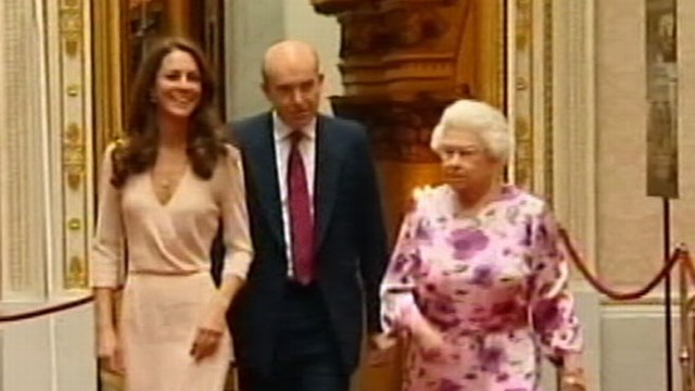 VIDEO: Duchess of Cambridges parents sold tea pots, plates donning the queens face.