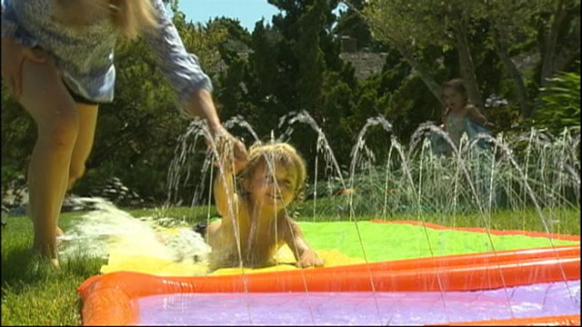 VIDEO: Becky Worley tries out a variety of toys that will keep your kids entertained.