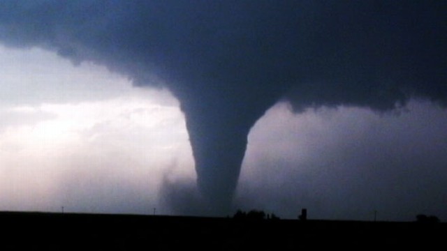 Video: Tornado Chasers Catch Outbreak on Tape