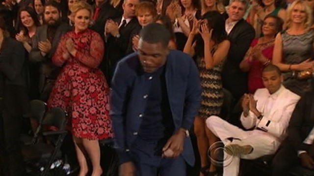 VIDEO: Chris Brown remains seated as Frank Ocean wins Grammy.