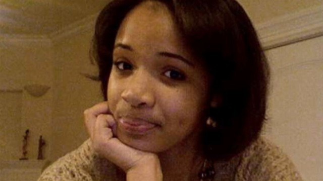 VIDEO: Michelle Obama attends 15-year-old Chicago shooting victims funeral.