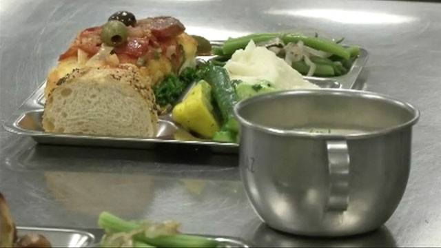 VIDEO: A San Francisco hotel offers meals once enjoyed in prison by the likes of Al Capone.