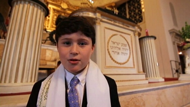 VIDEO: Daniel Blumen got Shaquille ONeal and other celebrities to appear in his video invitation.